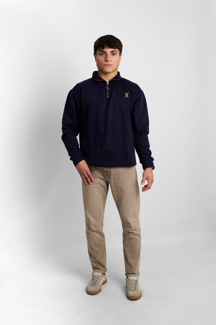 primer plano pestañas ojos maquillaje azul hearts print