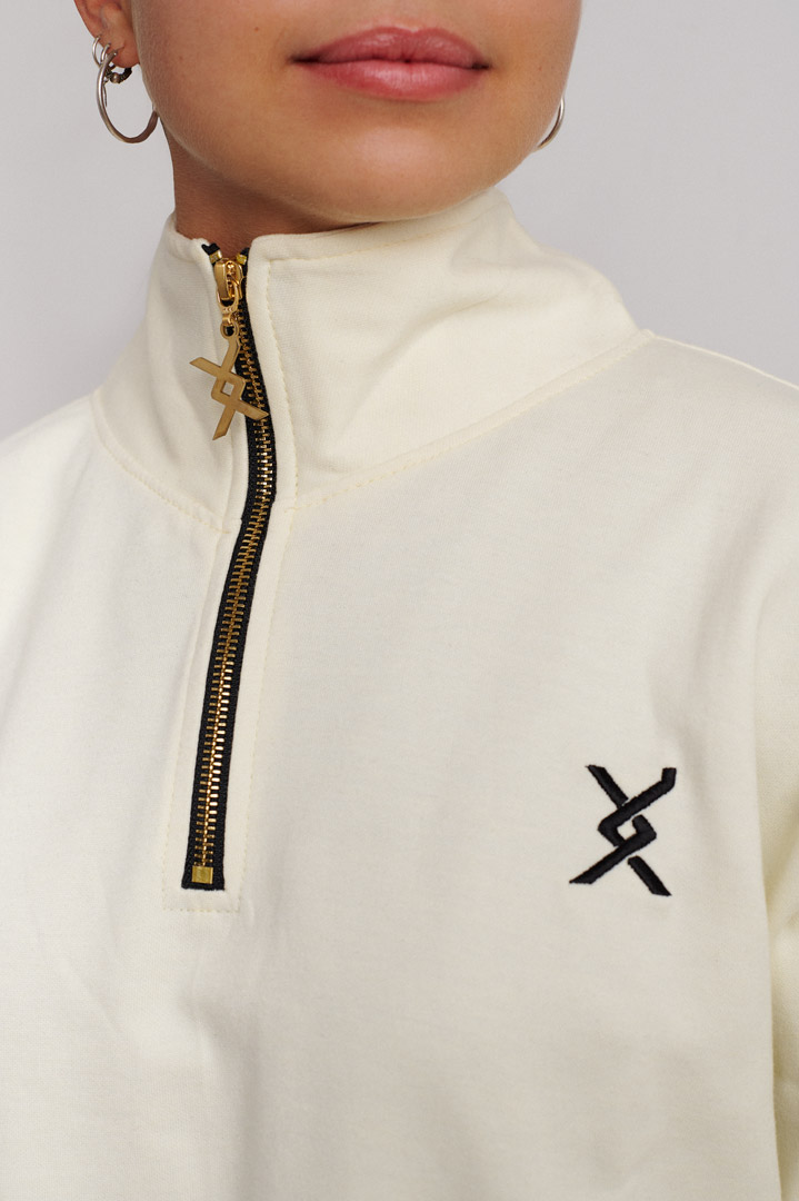 primer plano pestañas ojos maquillaje azul hearts print